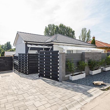 Balatonic Lemon Apartmanhaz Siofok Exterior photo