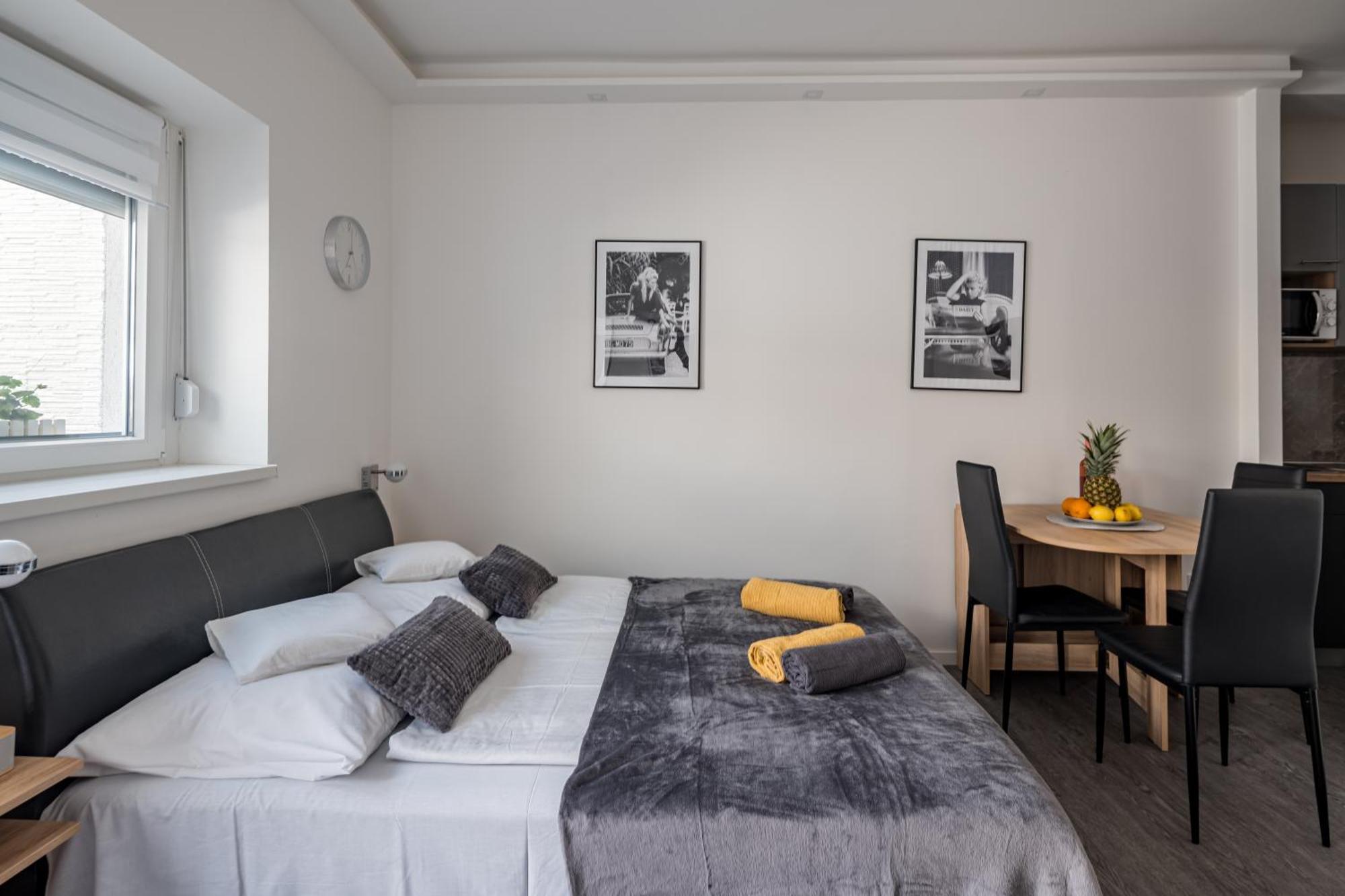 Balatonic Lemon Apartmanhaz Siofok Exterior photo